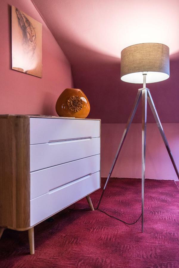 Spacious And Quiet Attic Flat In Centre براغ المظهر الخارجي الصورة